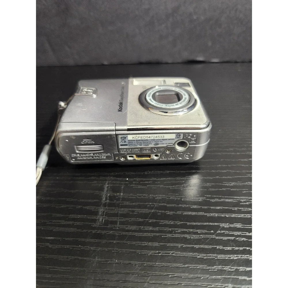 Kodak EasyShare C340‎ Silver 5MP Digital Camera 3x Zoom AS IS UNTESTED